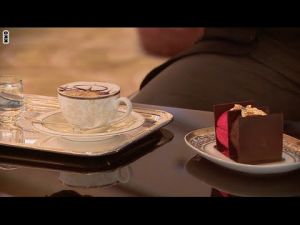 الكابوتشينو والحلوى تحتوي على الذهب في الإمارات