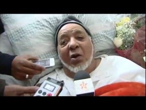 وزير الصحة يزور الفنان عبد الجبار الوزير