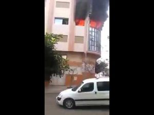 انتباه ( شارجور ) يتسبّب في حريق أتى على منزل بأكمله في طنجة