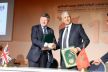 مكناس.. المغرب والمملكة المتحدة يوقعان اتفاقية للتعاون الفلاحي