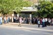 مواطنون يحتجون أمام إدارة المكتب الوطني للكهرباء بأزرو 